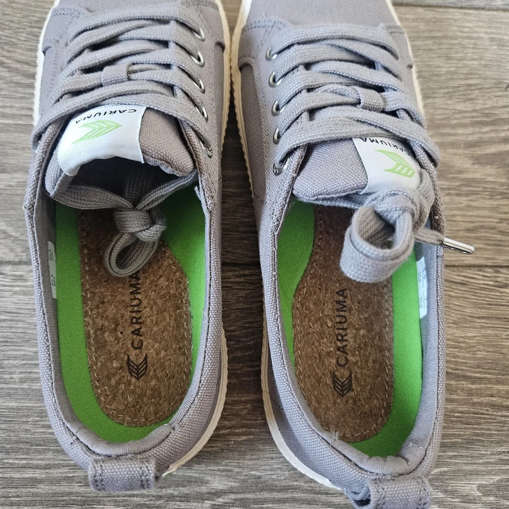 Cariuma OCA Low Canvas Sneaker in Mystic Grey
